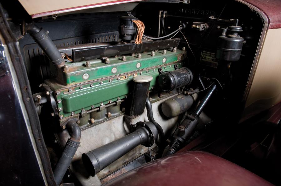  Packard Model 833 Dual Cowl Sport Phaeton 1931 года  (фото 22 из 24)